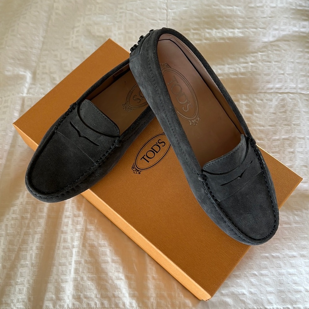 Tod’s Gommino driving shoes suede grey 35 EUC